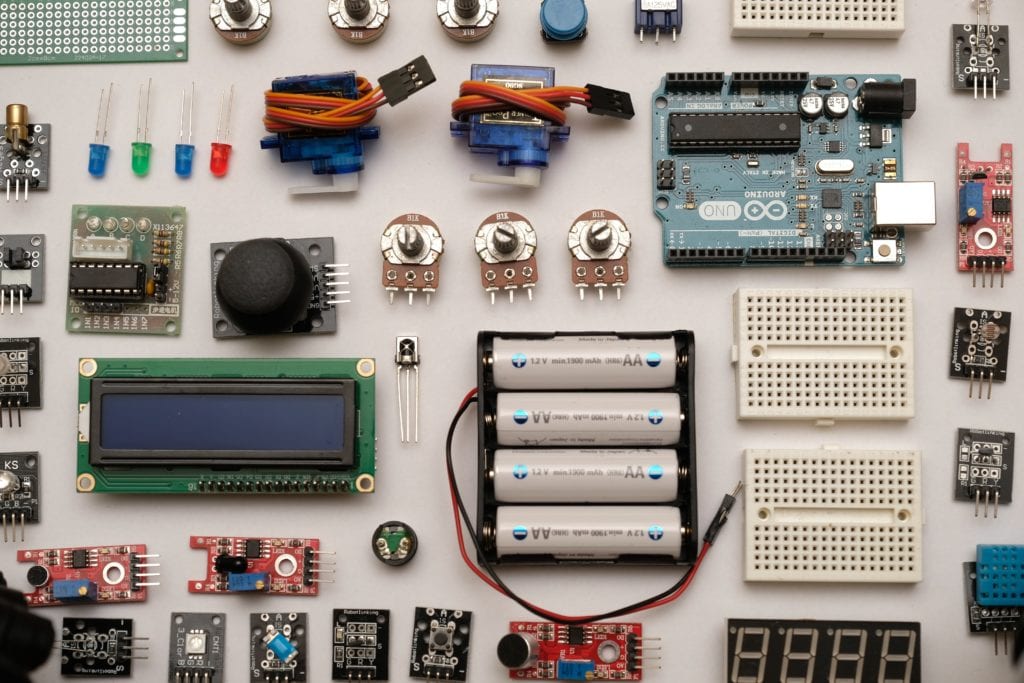 Die nötigen Baumaterialien für den Hebocon-Wettbewerb stellt die Interface AG vor Ort – inklusive eines Arduino Minicomputers.